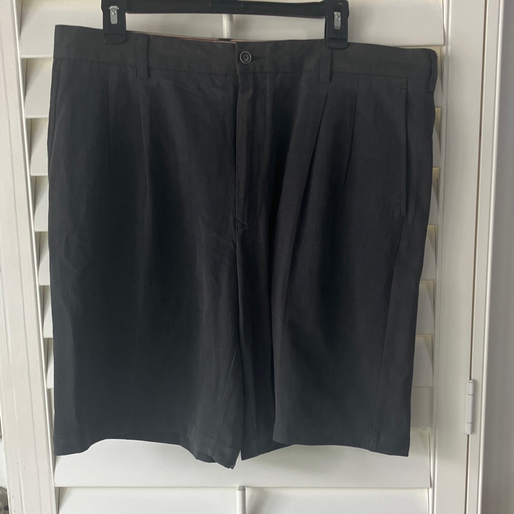 Tommy Bahama Men's Black Shorts Size 36